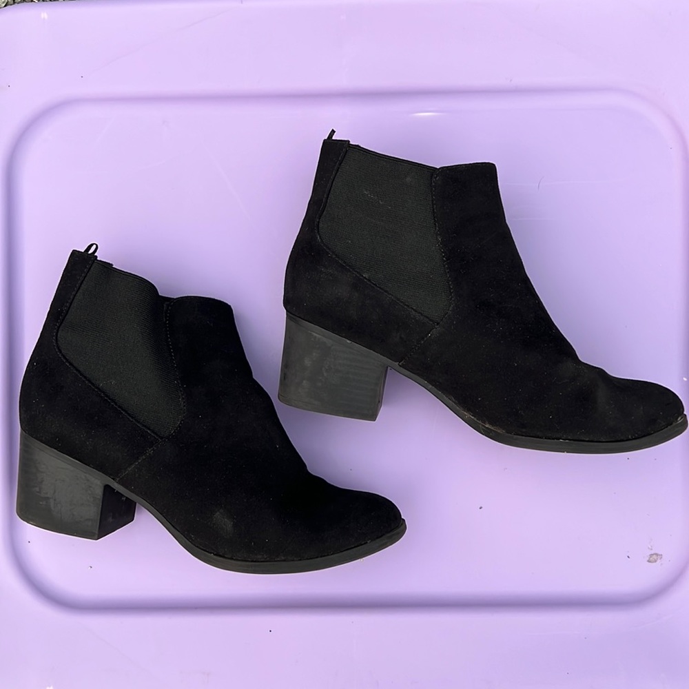 **Moving! EVERYTHING OBO** Black H&M boots